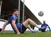 B体育体育官方登录入口-欧洲队伍备战关键阶段，战术调整紧锣密鼓的简单介绍