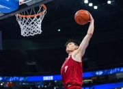 B体育体育竞技-狼堡队员表现抢眼，助球队取得一场胜利