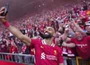 B体育体育官方-一场华丽逆袭，球队成功夺冠