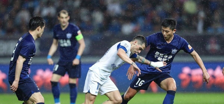 B体育体育课程-卫冕冠军迎来挑战，能否继续保持不败