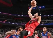 B体育体育官方登录入口-骑士惨败公牛，拉文独得50分