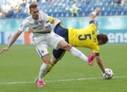 B体育体育app-欧国联赛争夺激烈，球员展现技巧