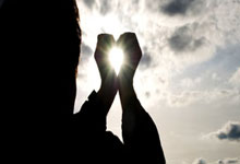 B体育体育娱乐-AC米兰中场核心受伤：球队实力大受打击，重建之路如何展开？