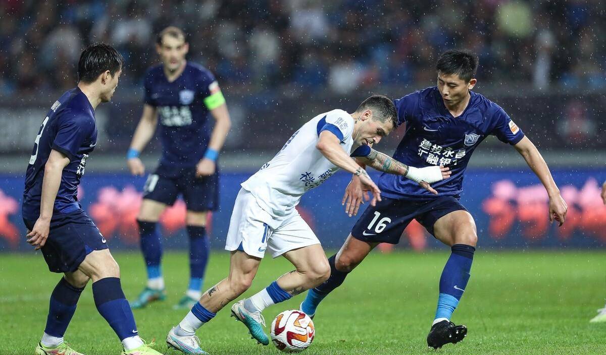 卫冕冠军迎来挑战，能否继续保持不败