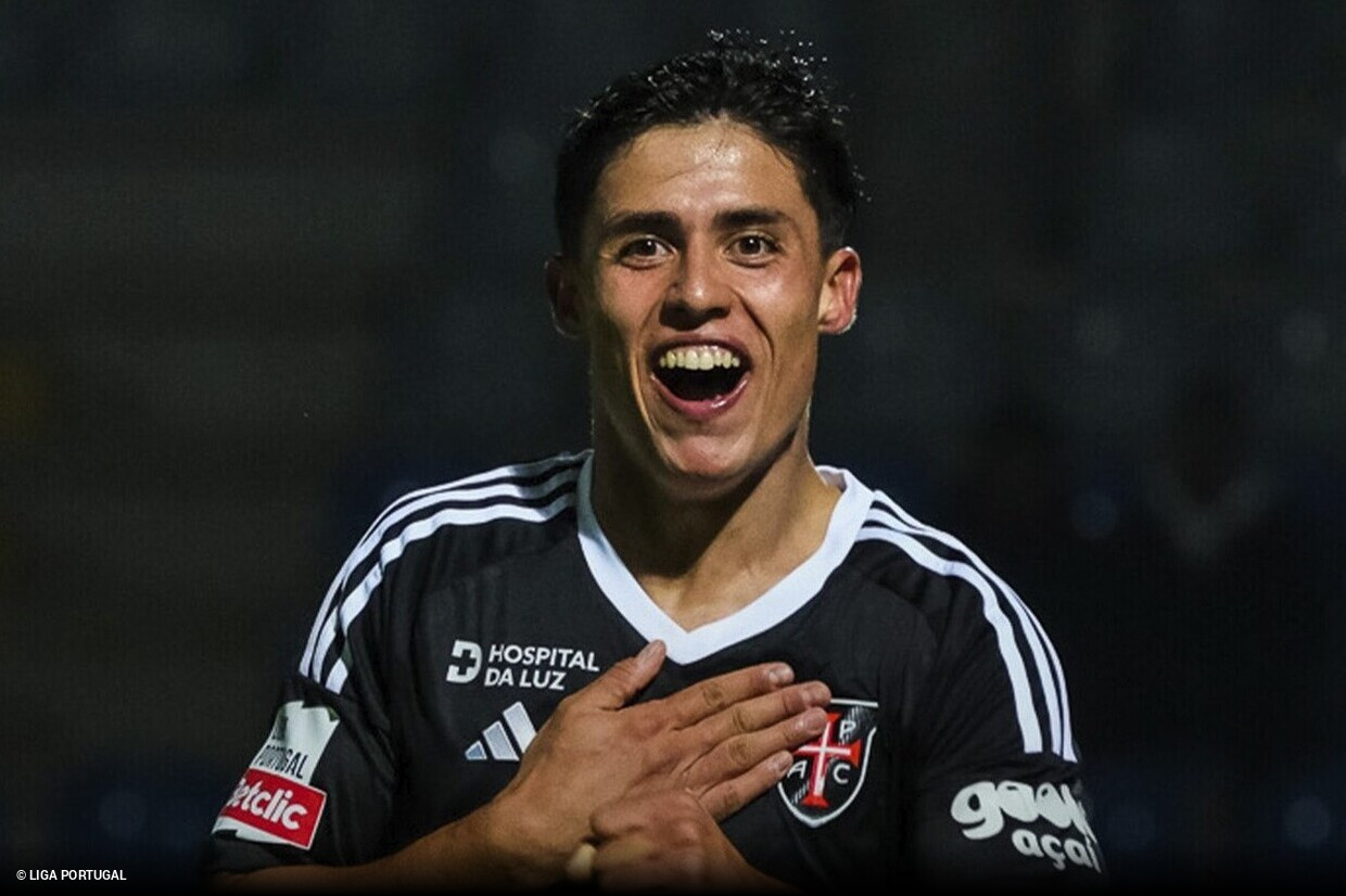 关于本菲卡对阵波尔图:争夺荷甲冠军大战的信息 关于本菲卡对阵波尔图:争夺荷甲冠军大战的信息