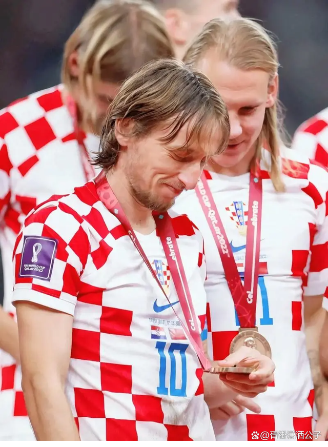 斯洛文尼亚战平克罗地亚无缘淘汰赛小组出局的简单介绍 斯洛文尼亚战平克罗地亚无缘淘汰赛小组出局的简单介绍