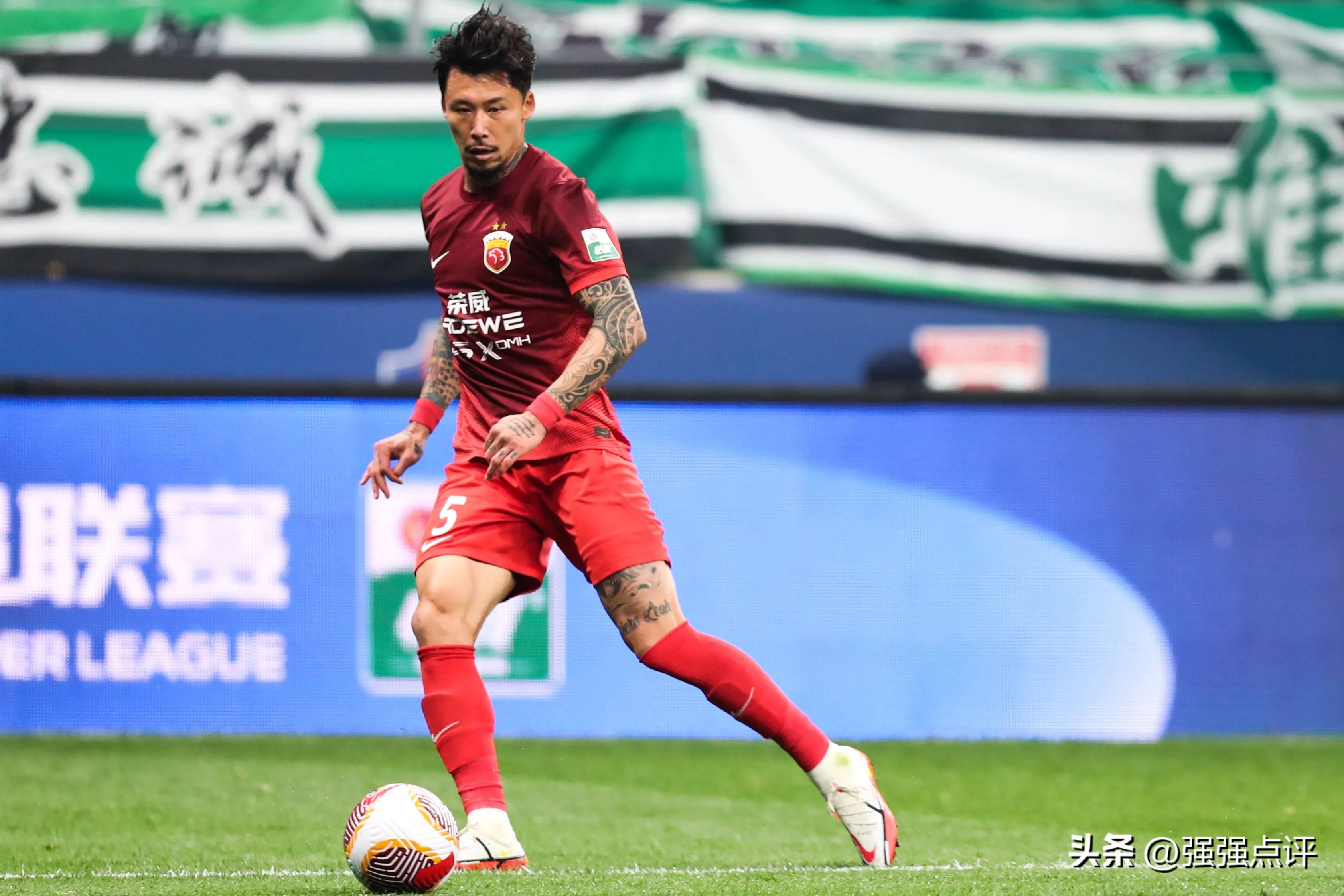 上海队遭逢连败,球员受伤退出 上海队遭逢连败,球员受伤退出