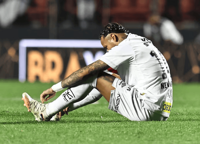 皇家马德里遭遇主场惨败，主帅索拉里面临下课危机