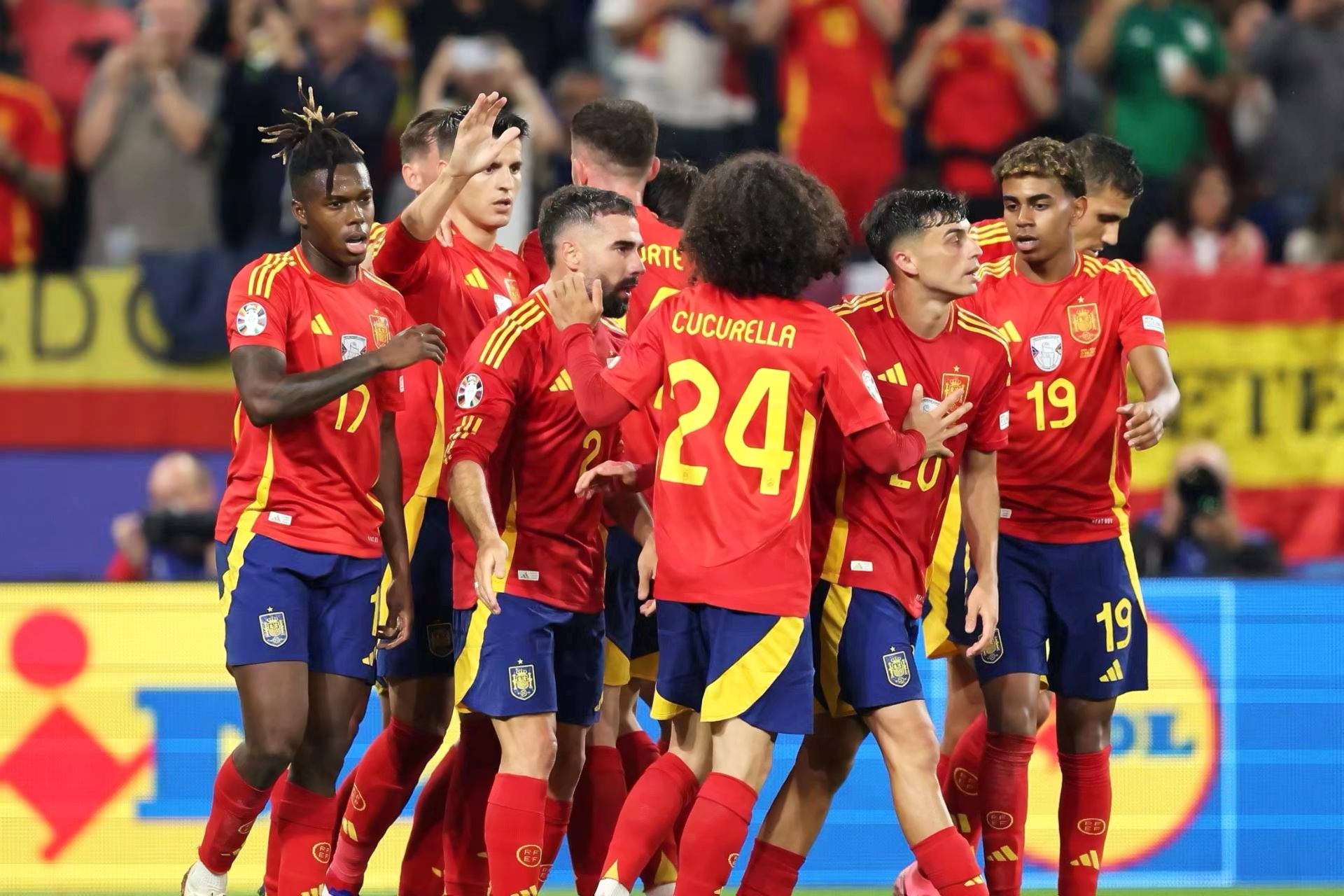 一场华丽逆袭，球队成功夺冠