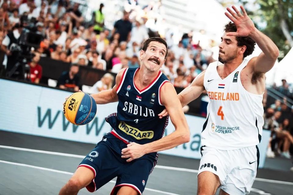 欧洲杯篮球赛激烈展开,各队争夺冠军 欧洲杯篮球赛激烈展开,各队争夺冠军