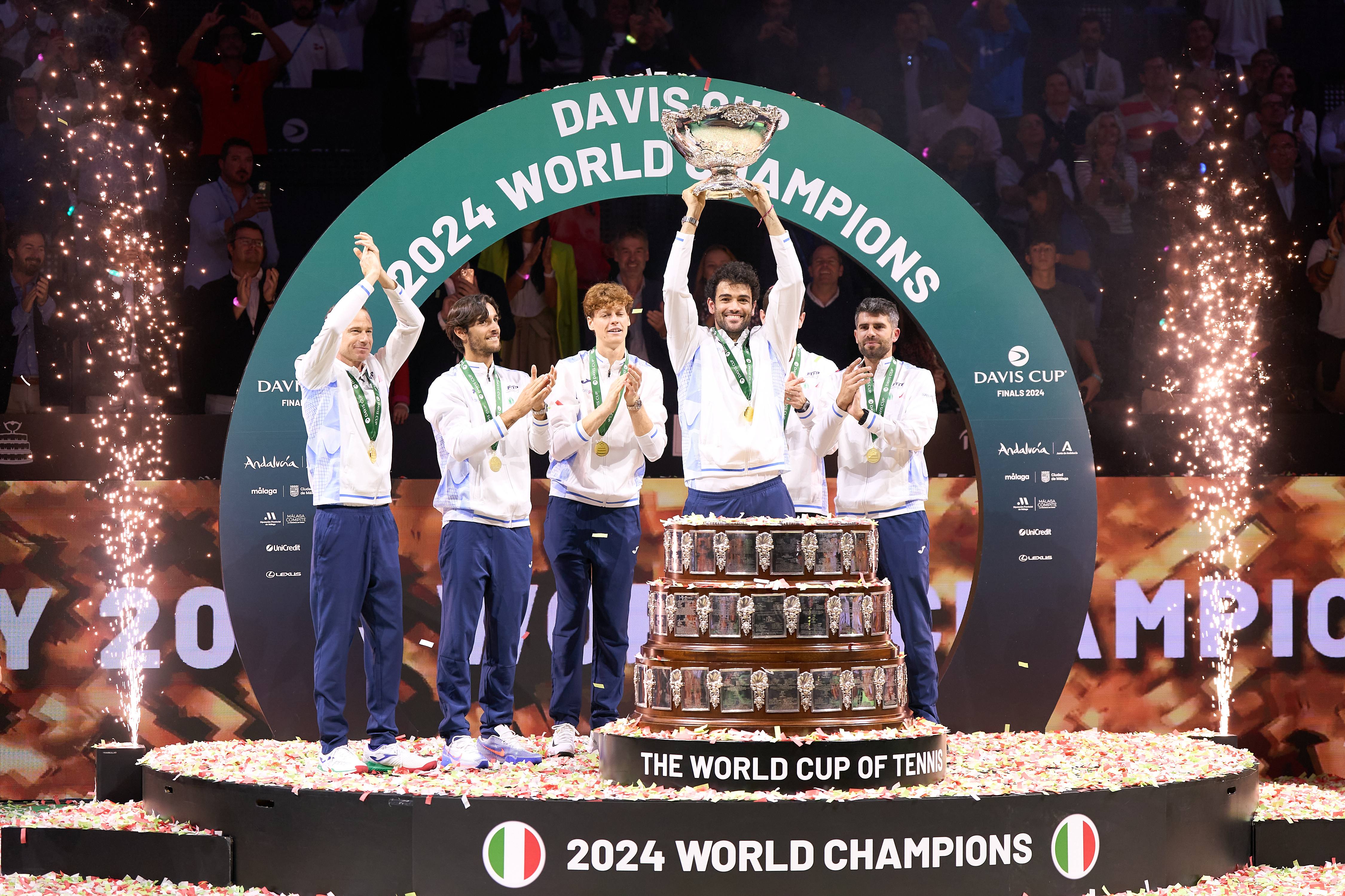 意大利组合抢夺游泳混合双人赛银牌 意大利组合抢夺游泳混合双人赛银牌