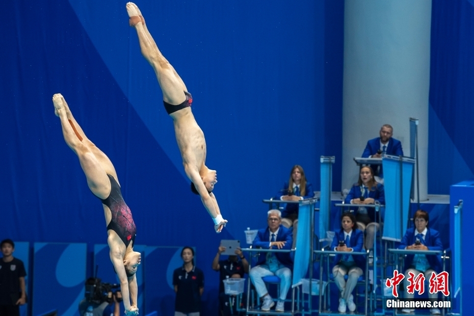 意大利组合抢夺游泳混合双人赛银牌 意大利组合抢夺游泳混合双人赛银牌