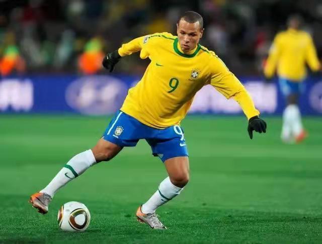 塞维利亚小将崭露头角，球迷对其寄予厚望的简单介绍