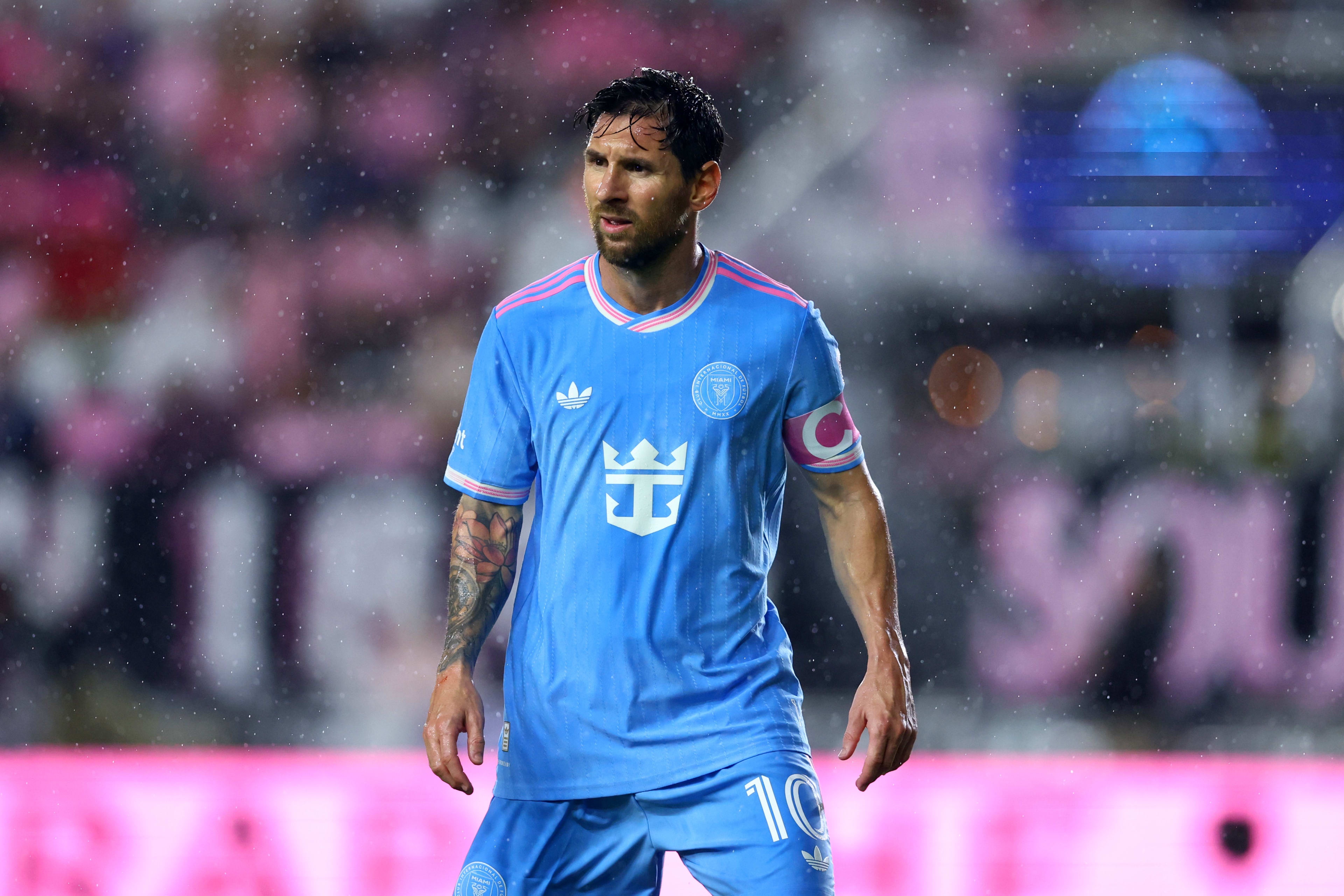 梅西场上表现出色，再次成为球队的救世主！